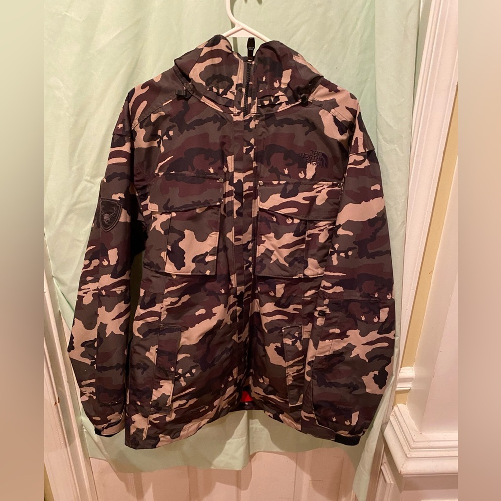 Barely worn perfect condition One of a kind North Face with red fleece inside